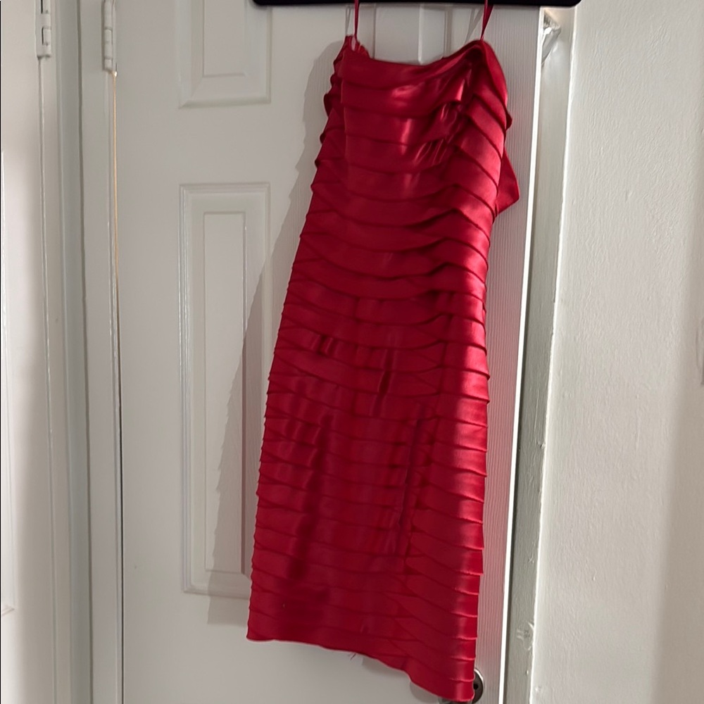 Elegant Red Sleeveless Dress